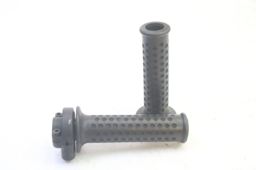 photo de POIGNEE ACCELERATEUR PIAGGIO MP3 RL 250 (2007 - 2010) - Autre angle de vue