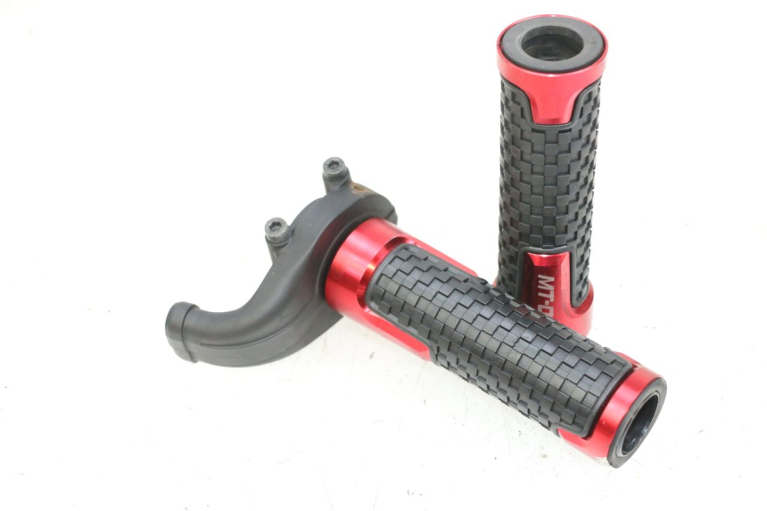 photo de POIGNEE ACCELERATEUR YAMAHA MT-07 MT07 ABS 700 (2018 - 2020) - Vue principale