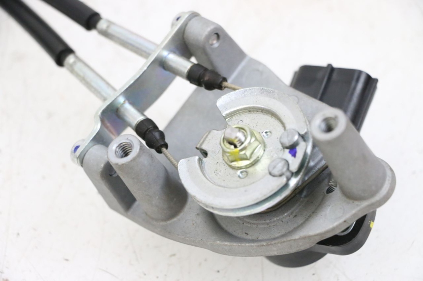 photo de POIGNEE ACCELERATEUR YAMAHA NEO'S CORE 1 (2022 - 2026) - Marquages et références