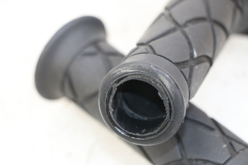 photo de POIGNEE ACCELERATEUR YAMAHA NEOS NEO'S 4T 50 (2008 - 2016) - Autre angle de vue