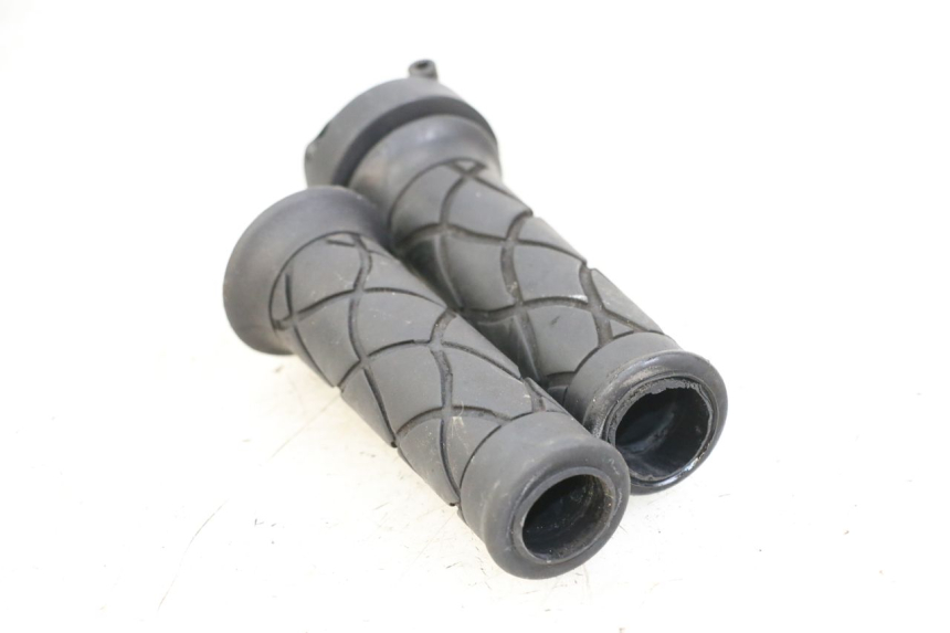 photo de POIGNEE ACCELERATEUR YAMAHA NEOS NEO'S 4T 50 (2008 - 2016) - Gros plan technique