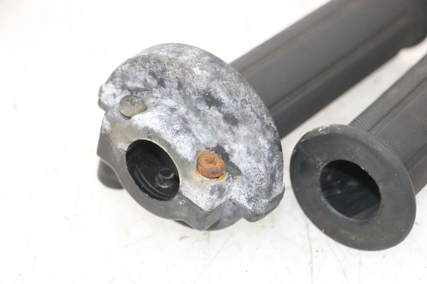 photo de POIGNEE ACCELERATEUR HONDA NSR R 125 (1994 - 2003) - Vue d’ensemble