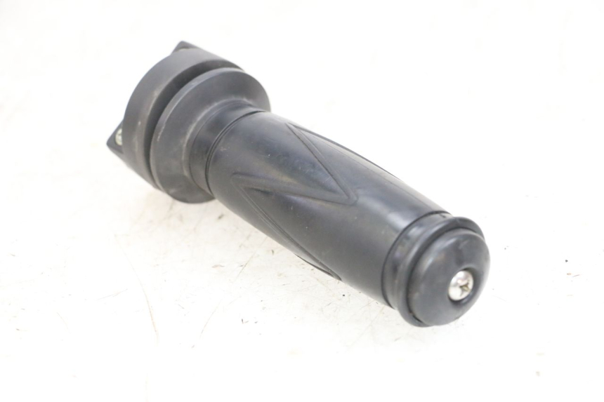 photo de POIGNEE ACCELERATEUR JM MOTORS OLDIES GT 4T 50 (2018 - 2025) - Gros plan technique