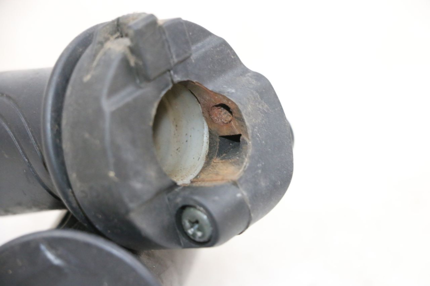 photo de POIGNEE ACCELERATEUR SYM ORBIT 2 50 (2008 - 2014) - Zoom état d’usage