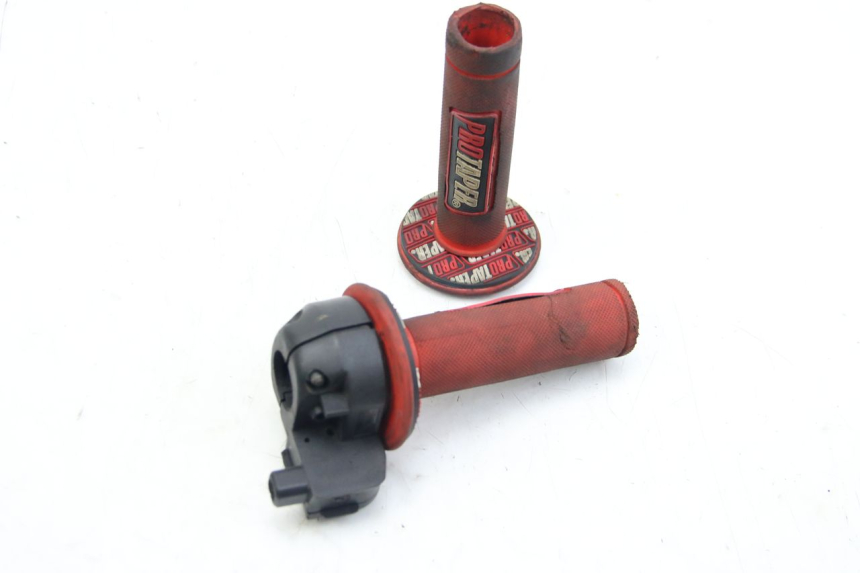 photo de POIGNEE ACCELERATEUR PEUGEOT XP6 50 (1997 - 2003)