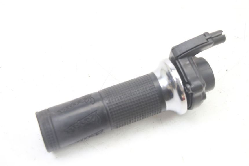 photo de POIGNEE ACCELERATEUR PIAGGIO VESPA LX 2T 50 (2005 - 2013)