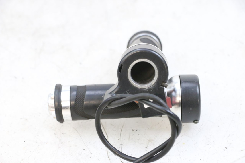 photo de POIGNEE ACCELERATEUR EFUN PUSA 1 - Vue d’ensemble