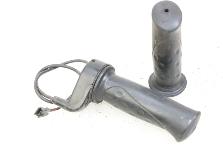 photo de POIGNEE ACCELERATEUR DOLPHIN PYGMY 1 (2020 - 2024)