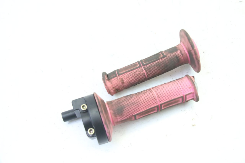 photo de POIGNEE ACCELERATEUR APOLLO RFZ 150