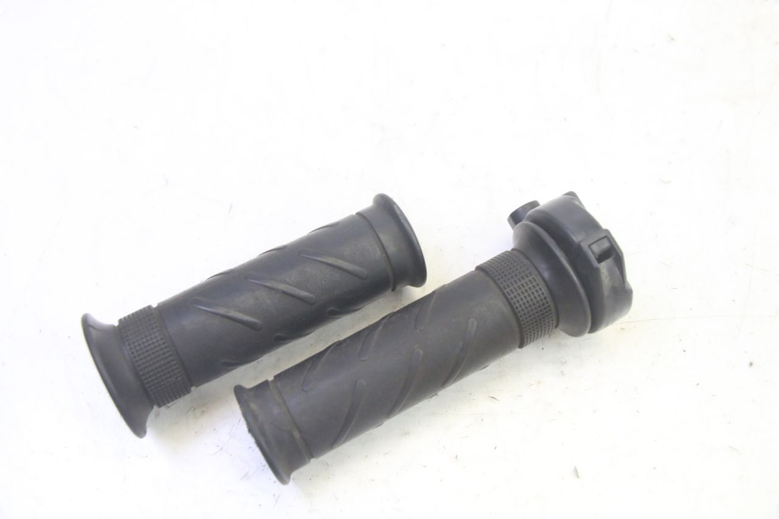 photo de POIGNEE ACCELERATEUR DAELIM S1 125 (2007 - 2016) - Autre angle de vue