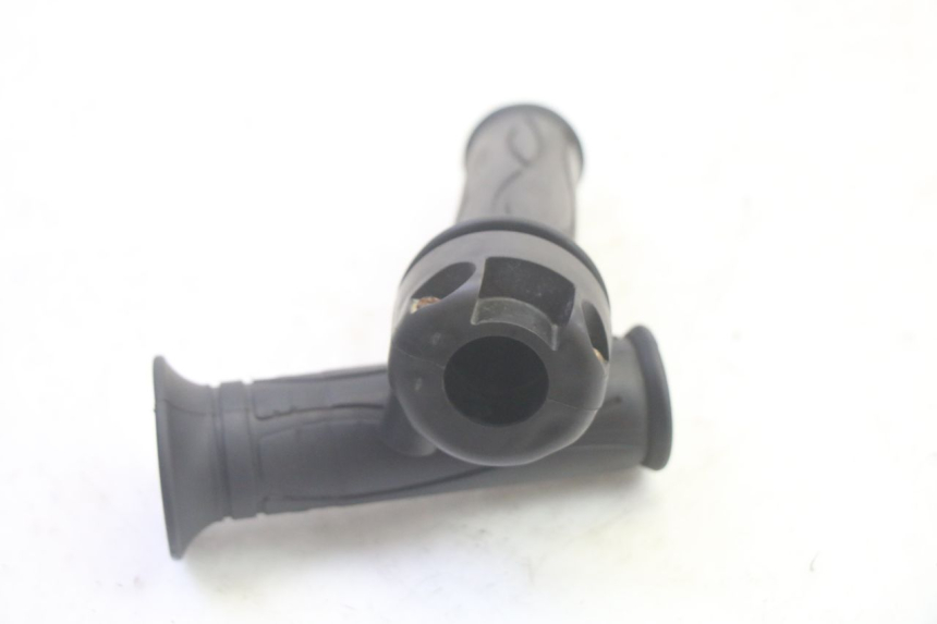 photo de POIGNEE ACCELERATEUR JM MOTORS SANTANA EVO 50 (2024 - 2026) - Zoom état d’usage