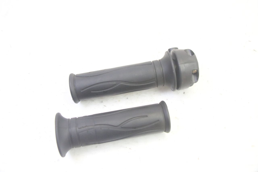 photo de POIGNEE ACCELERATEUR JM MOTORS SANTANA EVO 50 (2024 - 2026) - Autre angle de vue