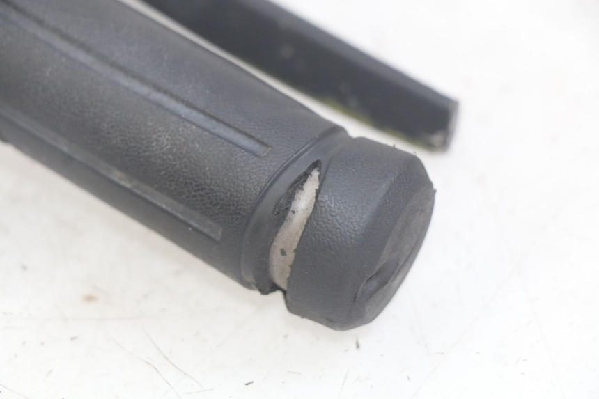 photo de POIGNEE ACCELERATEUR HONDA SCV LEAD 100 (2003 - 2007)