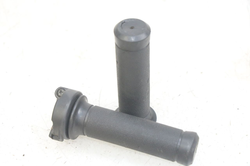 photo de POIGNEE ACCELERATEUR PEUGEOT TWEET 4T 50 (2014 - 2019)