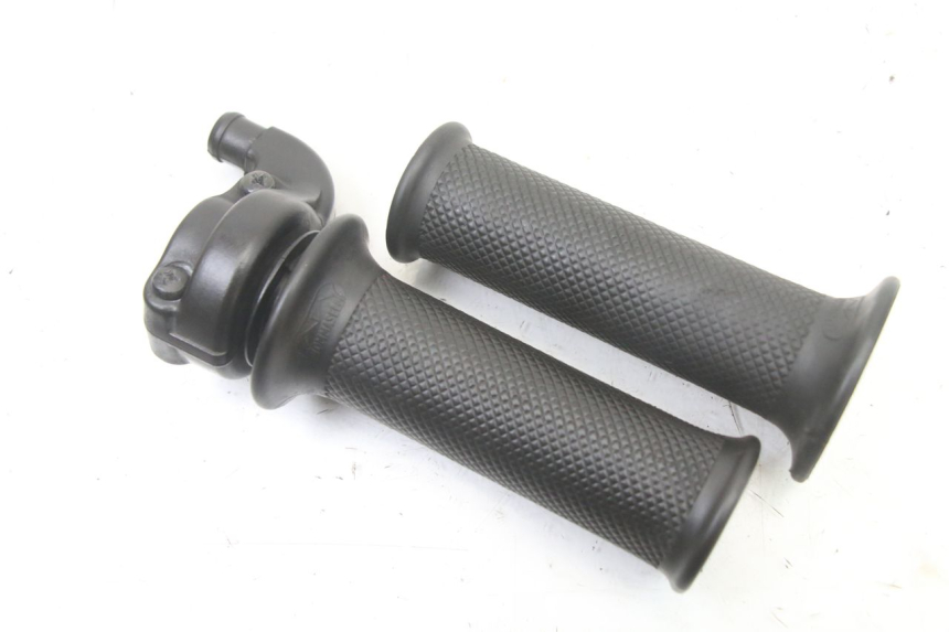 photo de POIGNEE ACCELERATEUR YAMAHA TZR 50 (2008 - 2016)