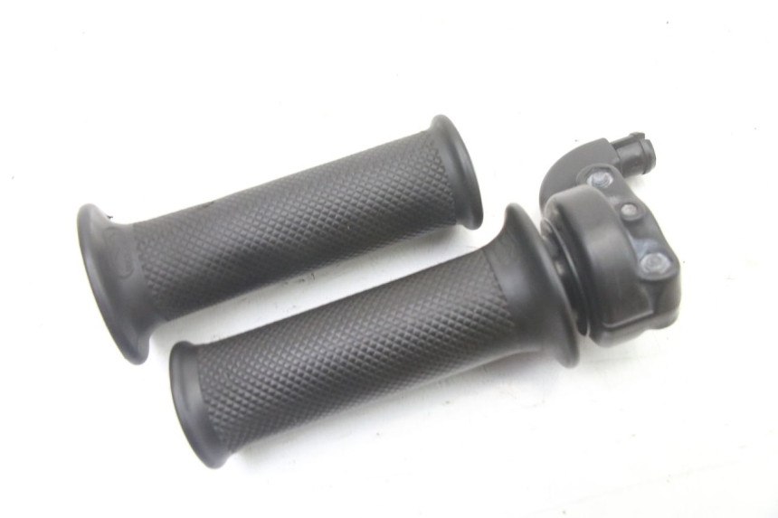 photo de POIGNEE ACCELERATEUR YAMAHA TZR 50 (2008 - 2016)