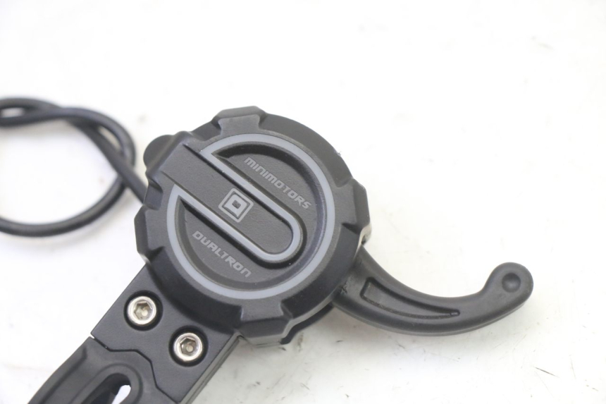 photo de POIGNEE ACCELERATEUR DUALTRON VICTOR LIMITED 1