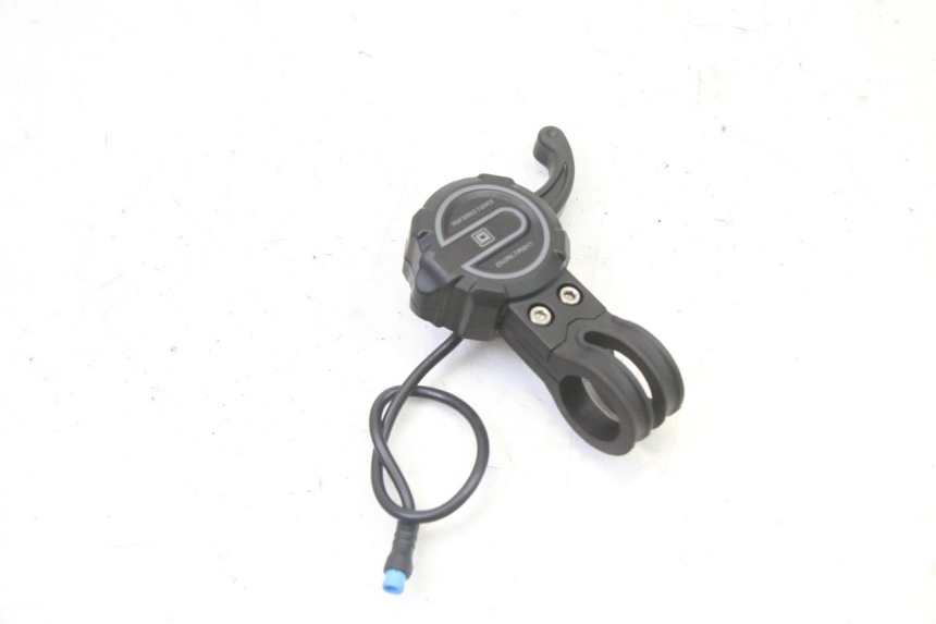 photo de POIGNEE ACCELERATEUR DUALTRON VICTOR LIMITED 1