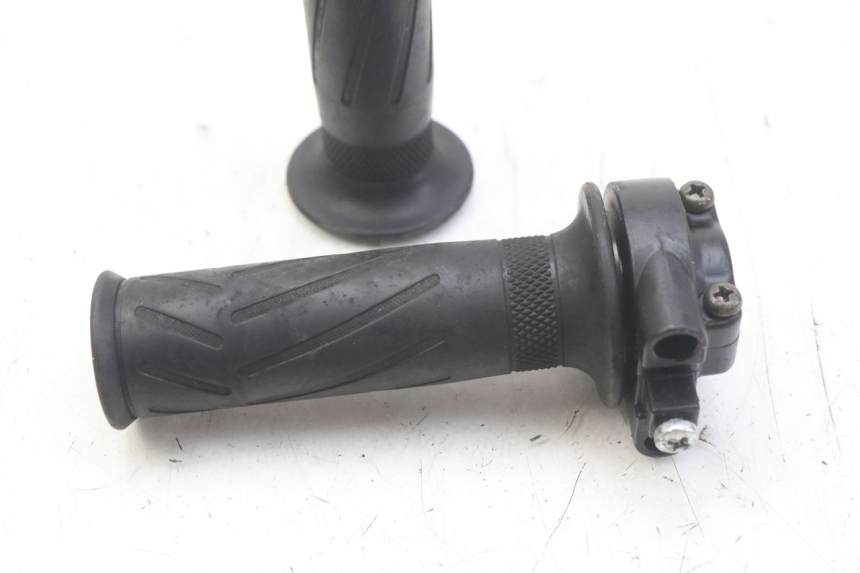 photo de POIGNEE ACCELERATEUR YAMAHA X-CITY XCITY 125 (2007 - 2008)