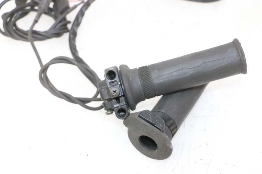 photo de POIGNEE ACCELERATEUR YAMAHA XMAX X-MAX 125 (2006 - 2009)