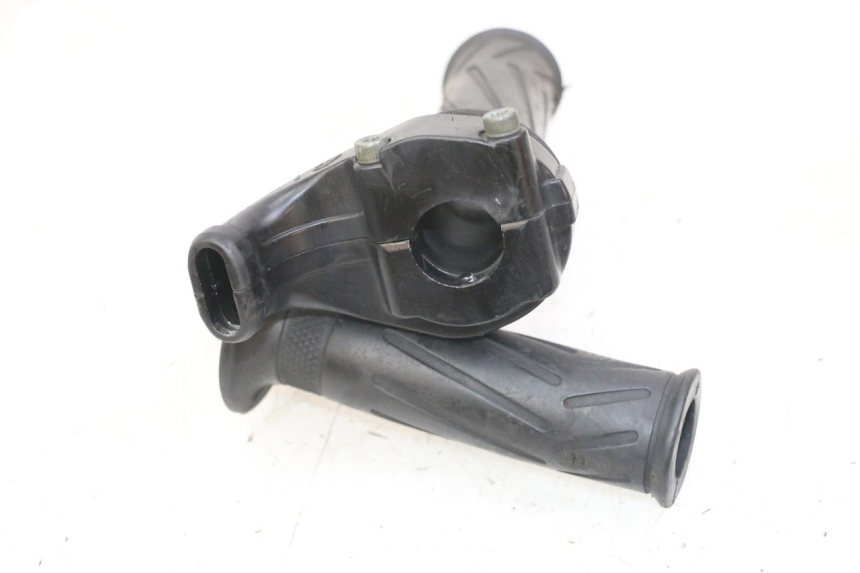 photo de POIGNEE ACCELERATEUR YAMAHA FZS FAZER 600 (2001 - 2003)