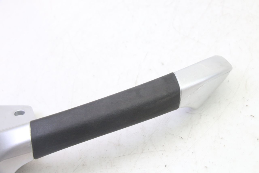 photo de POIGNEE ARRIERE DROITE PIAGGIO MP3 RL 250 (2007 - 2010)
