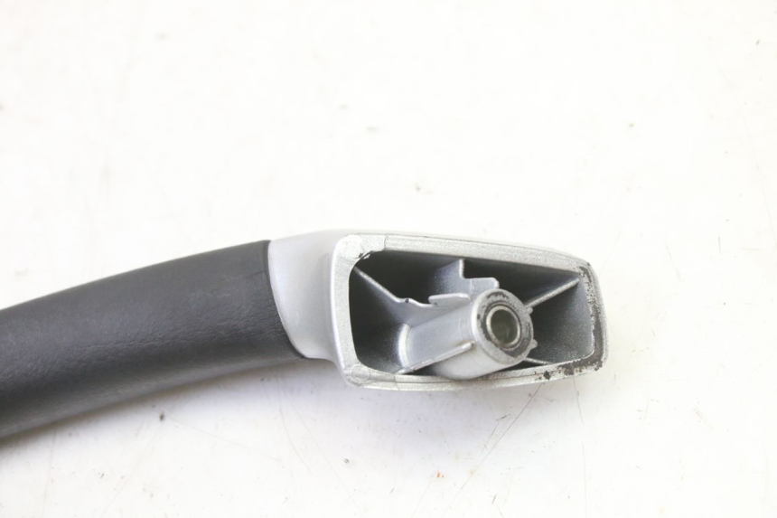 photo de POIGNEE ARRIERE DROITE PIAGGIO MP3 RL 250 (2007 - 2010)