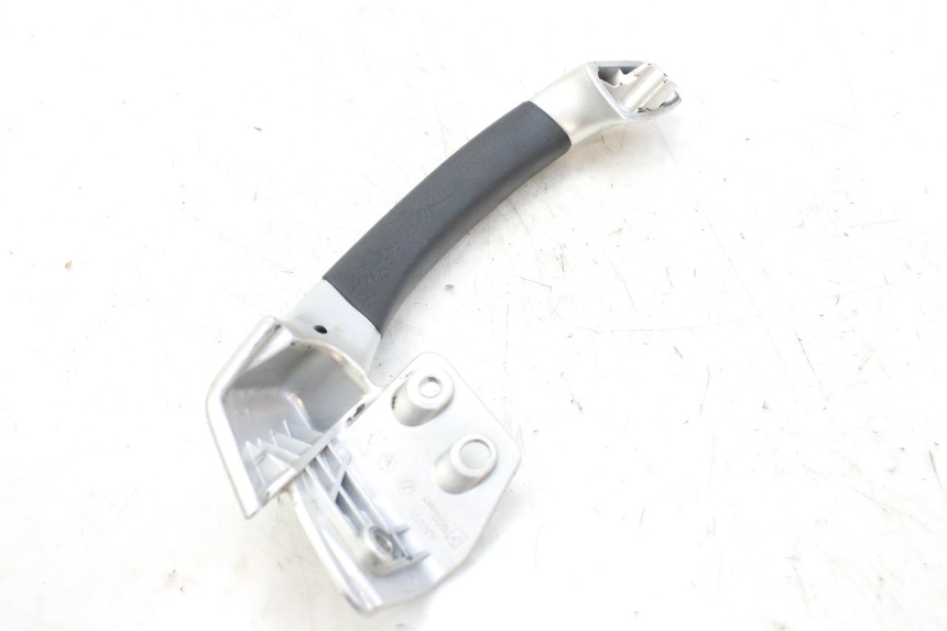 photo de POIGNEE ARRIERE DROITE PIAGGIO MP3 RL 250 (2007 - 2010)