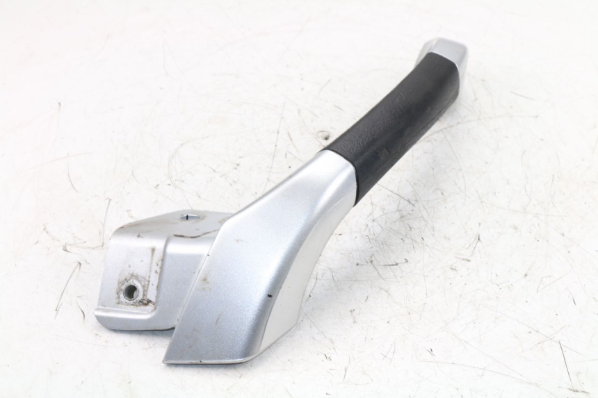 photo de POIGNEE ARRIERE DROITE PIAGGIO MP3 LT 400 (2007 - 2012)