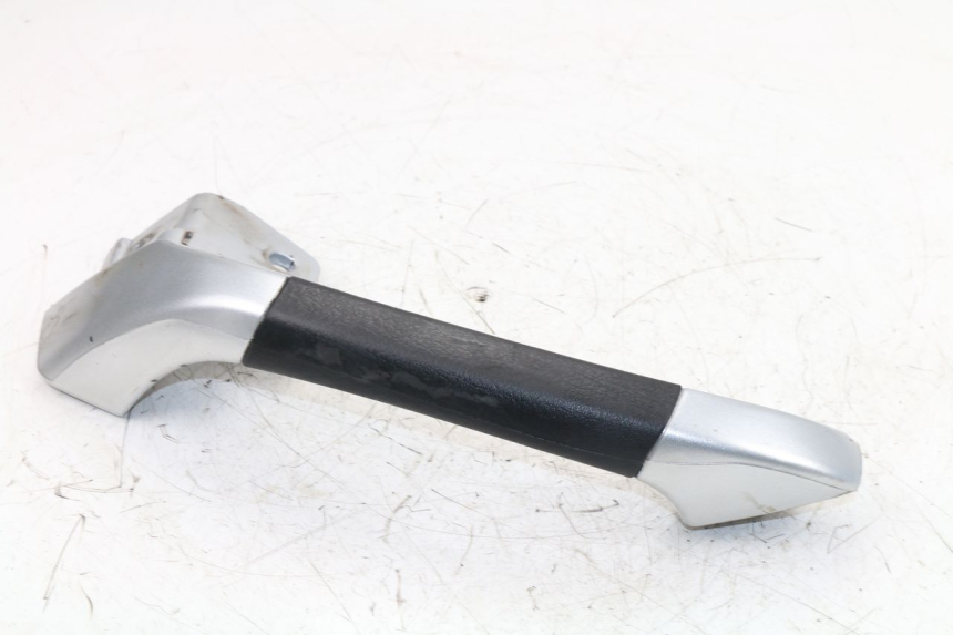 photo de POIGNEE ARRIERE DROITE PIAGGIO MP3 LT 400 (2007 - 2012)