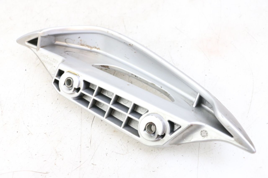 photo de POIGNEE ARRIERE DROITE SUZUKI BURGMAN 125 (2007 - 2014)