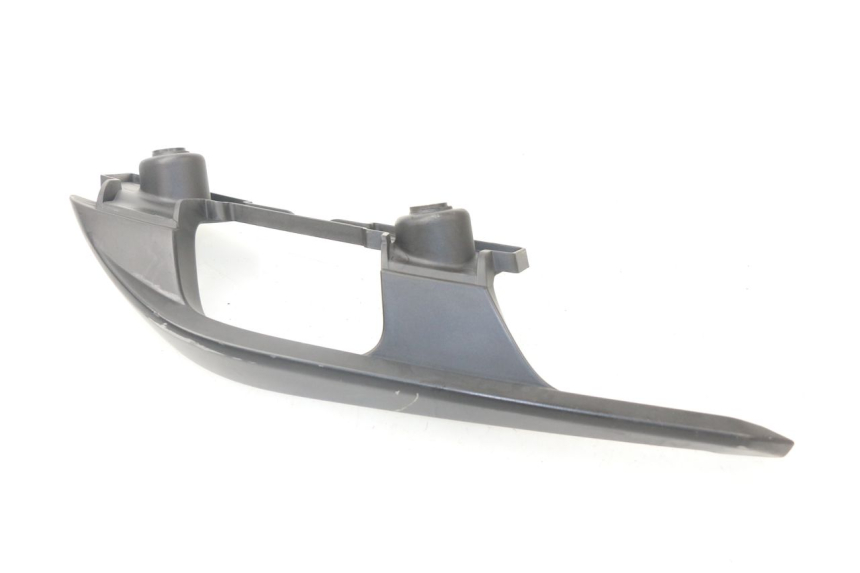 photo de POIGNEE ARRIERE DROITE  YAMAHA XMAX X-MAX ABS 125 (2014 - 2016) - Zoom état d’usage