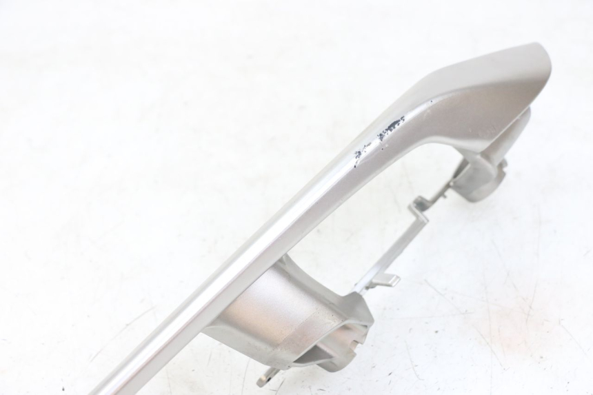 photo de POIGNEE ARRIERE DROITE YAMAHA XMAX X-MAX ABS 125 (2017 - 2020)