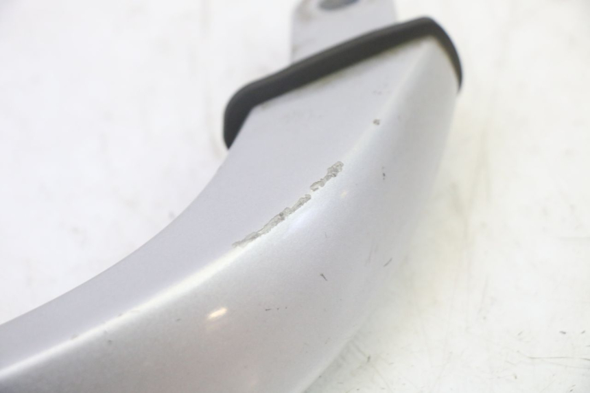 photo de POIGNEE ARRIERE DROITE  YAMAHA X-MAX XMAX 250 (2006 - 2009)