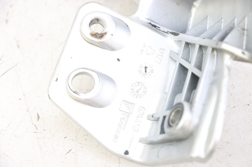 photo de POIGNEE ARRIERE GAUCHE PIAGGIO MP3 LT 300 (2010 - 2016)