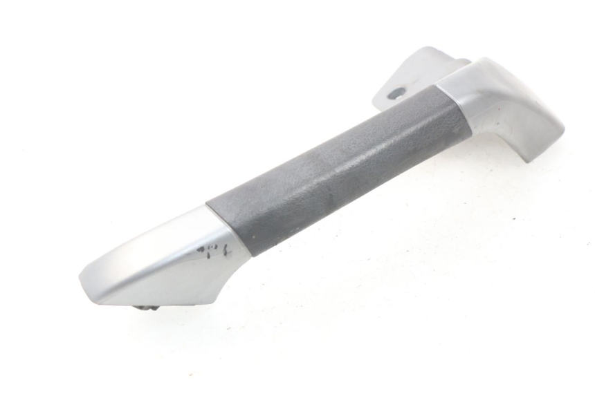 photo de POIGNEE ARRIERE GAUCHE PIAGGIO MP3 125 (2006 - 2014)