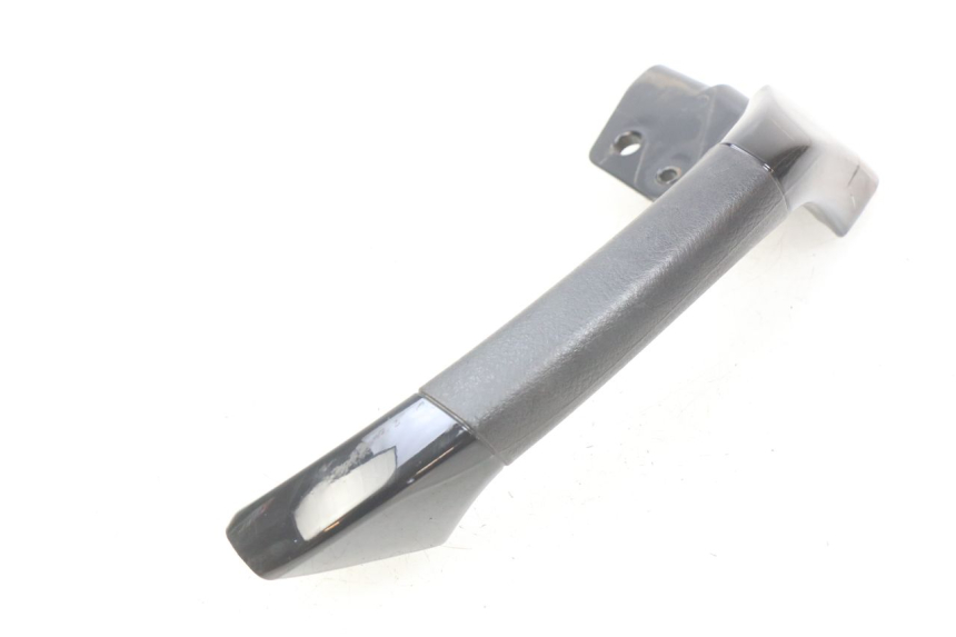 photo de POIGNEE ARRIERE GAUCHE PIAGGIO MP3 500 (2011 - 2015)