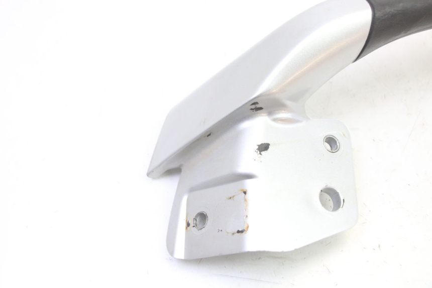 photo de POIGNEE ARRIERE GAUCHE PIAGGIO MP3 RL 250 (2007 - 2010)