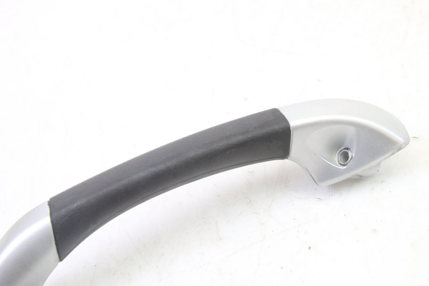 photo de POIGNEE ARRIERE GAUCHE PIAGGIO MP3 RL 250 (2007 - 2010)