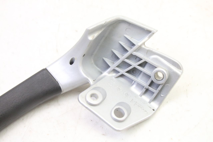 photo de POIGNEE ARRIERE GAUCHE PIAGGIO MP3 RL 250 (2007 - 2010)