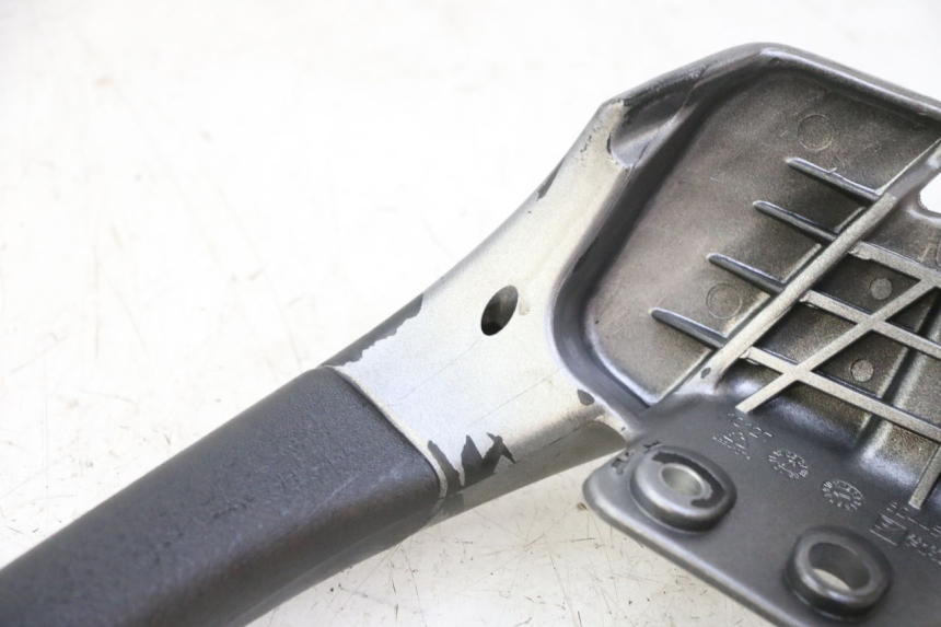 photo de POIGNEE ARRIERE GAUCHE PIAGGIO MP3 125 (2006 - 2014)