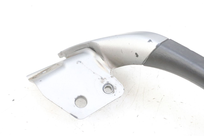 photo de POIGNEE ARRIERE GAUCHE PIAGGIO MP3 125 (2006 - 2014)