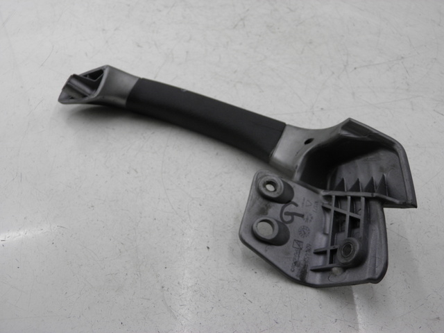 photo de POIGNEE ARRIERE GAUCHE PIAGGIO MP3 RL 125 (2008 - 2009) - Zoom état d’usage