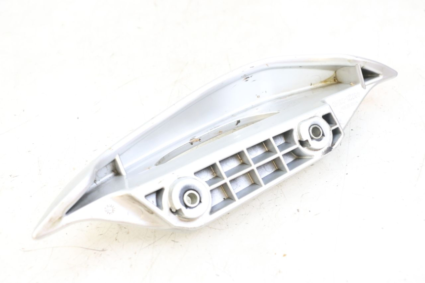 photo de POIGNEE ARRIERE GAUCHE SUZUKI BURGMAN 125 (2007 - 2014)