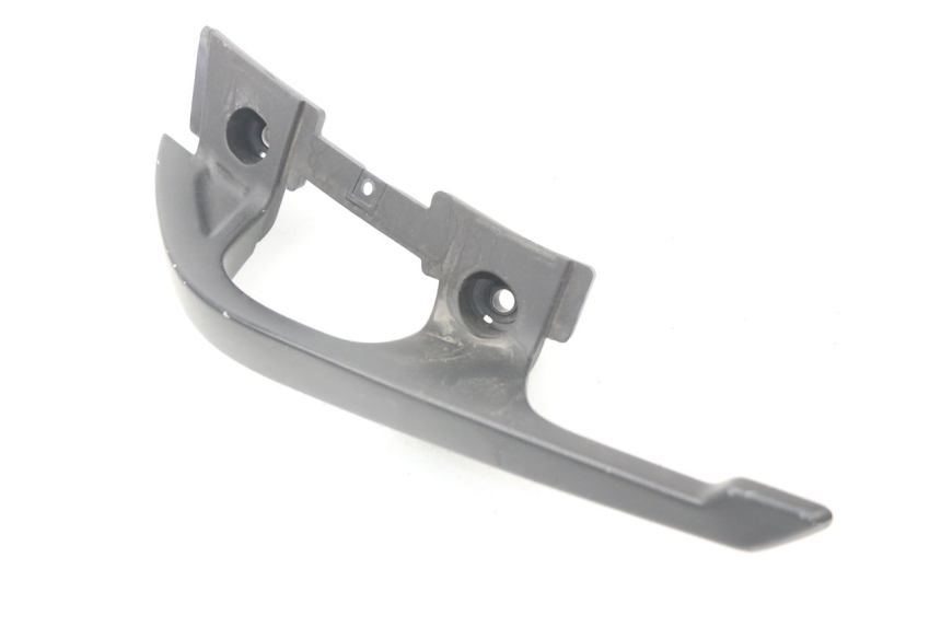 photo de POIGNEE ARRIERE GAUCHE YAMAHA XMAX X-MAX ABS 125 (2014 - 2016) - Gros plan technique