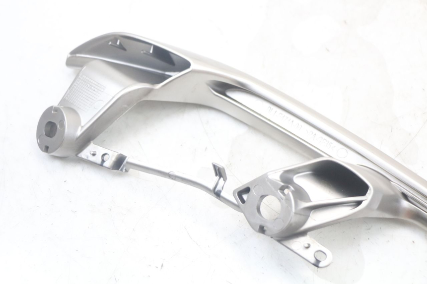 photo de POIGNEE ARRIERE GAUCHE YAMAHA XMAX X-MAX ABS 125 (2017 - 2020)