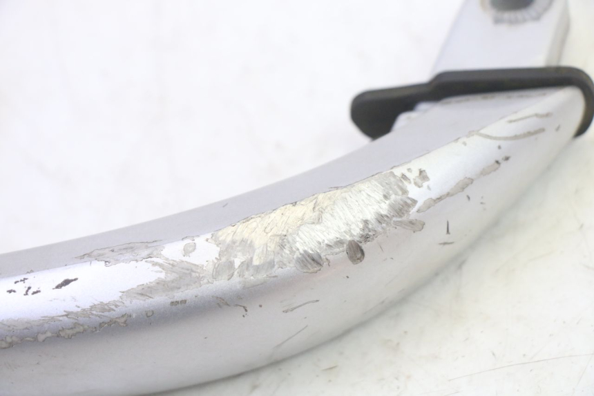 photo de POIGNEE ARRIERE GAUCHE YAMAHA X-MAX XMAX 250 (2006 - 2009)