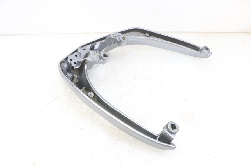 photo de POIGNEE ARRIERE SYM GTS EVO 125 (2009 - 2013) - Points de fixation