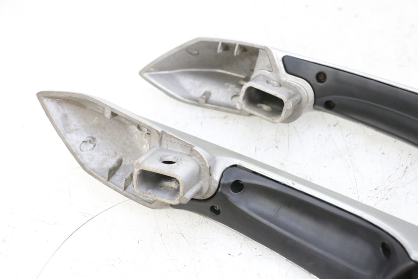 photo de POIGNEE ARRIERE JM MOTORS GTS 125 (2015 - 2019) - Autre angle de vue