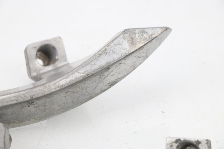 photo de POIGNEE ARRIERE EUROCKA MATADOR 4T 50 (2010 - 2016) - Gros plan technique